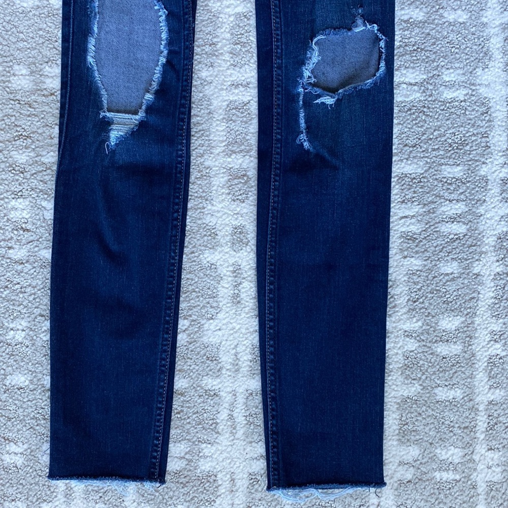 •Hollister• Distressed Super Skinny Jean - Picture 9 of 14